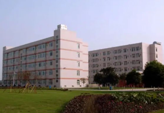 四川礦產(chǎn)機(jī)電技師學(xué)院