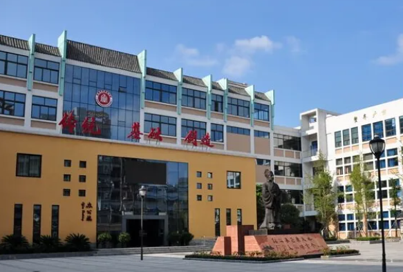 石室蜀都中學(xué)和郫縣一中哪個(gè)好