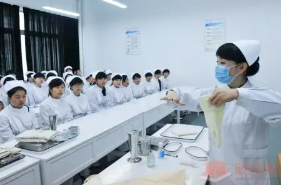 成都護理職業(yè)學(xué)校