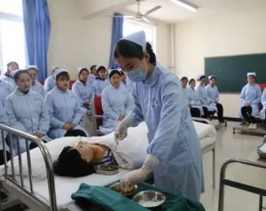 2022年成都護士職業(yè)學校錄取原則