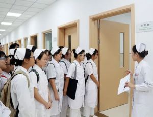 2022年四川護(hù)士學(xué)校招生條件
