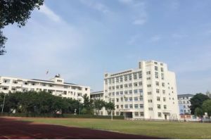 四川理工技師學(xué)院附近有什么好吃的呢