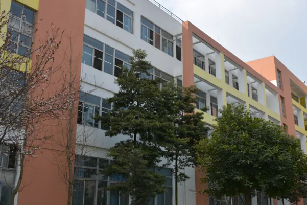 崇州市技工學校