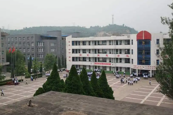 隆昌金成職業(yè)學(xué)校