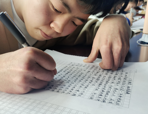 四川省綿陽(yáng)普明中學(xué)