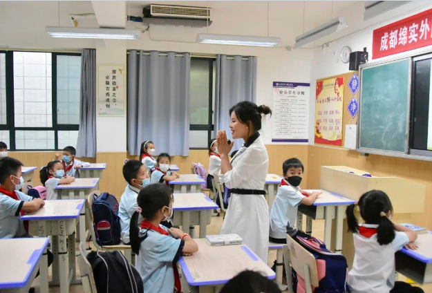 成都市外國(guó)語(yǔ)學(xué)校