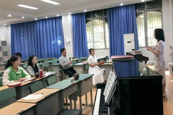 四川省雙流中學(xué)召開音樂課堂實(shí)踐活動(dòng)