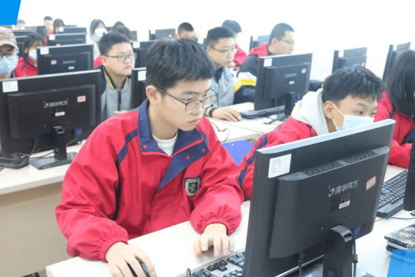 四川托普計算機職業(yè)學校