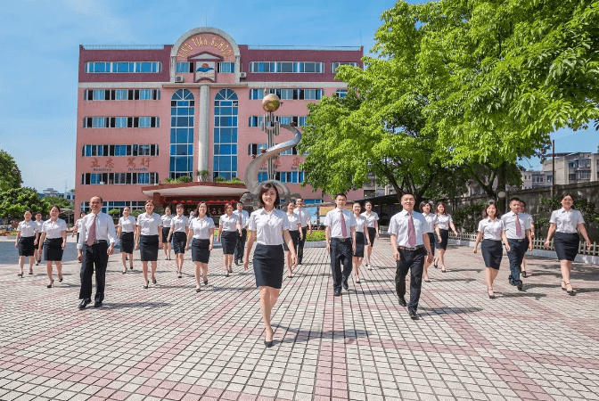 四川眉山映天學校