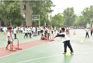 成都市郫都區(qū)綿實(shí)外國語學(xué)?？诒趺礃? />              </div>
              <div   id=