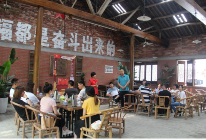 四川愛華學(xué)院