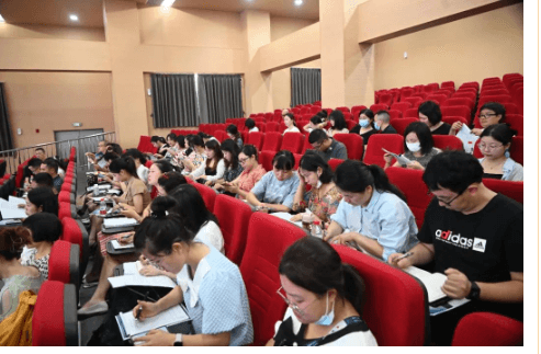 成都新世紀外國語學校