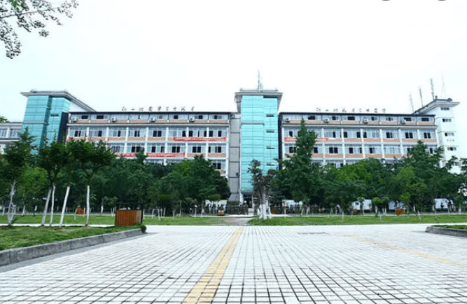 四川省弘博中等專業(yè)學校