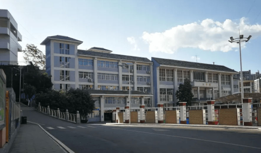 攀枝花經(jīng)貿(mào)旅游學校