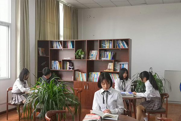 德陽弘正科技職業(yè)學校招生