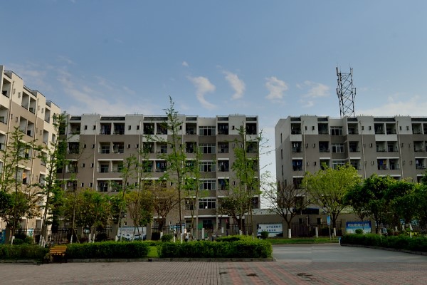 成都電子信息學(xué)校