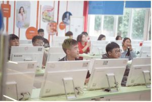 2023年成都新華高級技工學校師資隊伍_就業(yè)保障