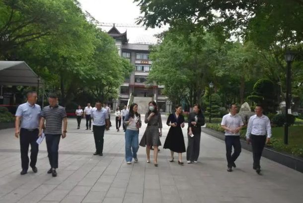 雙流中學(xué)