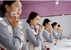 成都泛美航空旅游職業(yè)學(xué)校播音與主持專業(yè)特色管理_師資團(tuán)隊(duì)
