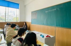 在成都學(xué)音樂哪所藝術(shù)學(xué)校好-四川現(xiàn)代藝術(shù)學(xué)校蛟龍校區(qū)