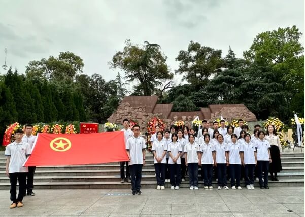 四川省成都市青蘇職業(yè)中專學(xué)校