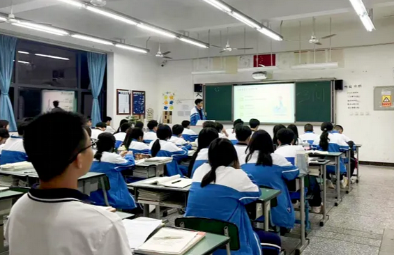 四川省民政干部學(xué)校