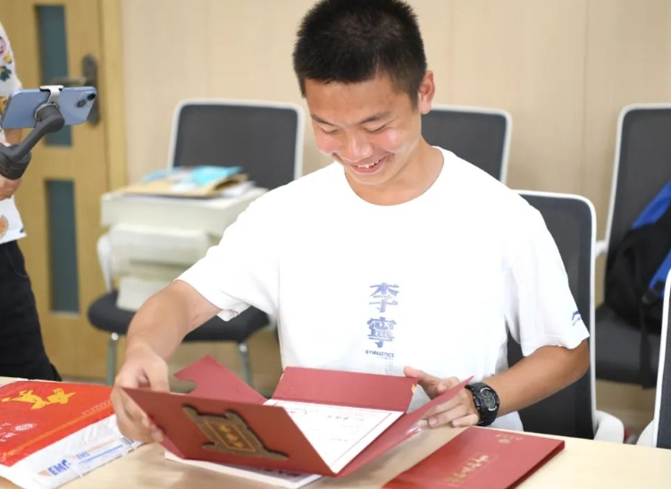 成都棠湖外國(guó)語(yǔ)學(xué)校
