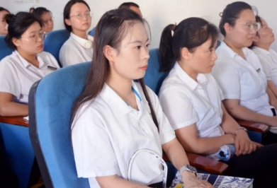 成都佳興外國語學校