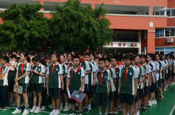 成都新世紀(jì)外國(guó)語(yǔ)學(xué)校