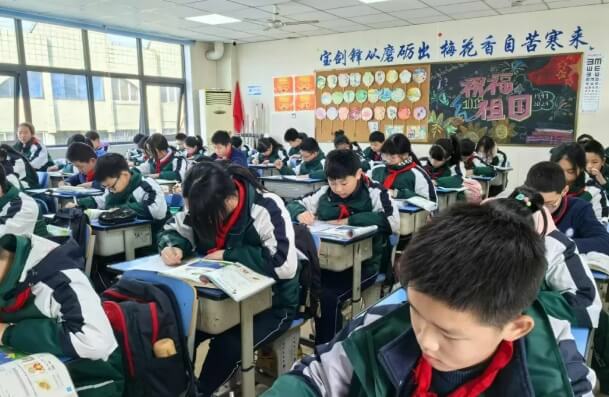 成都新世紀(jì)外國語學(xué)校