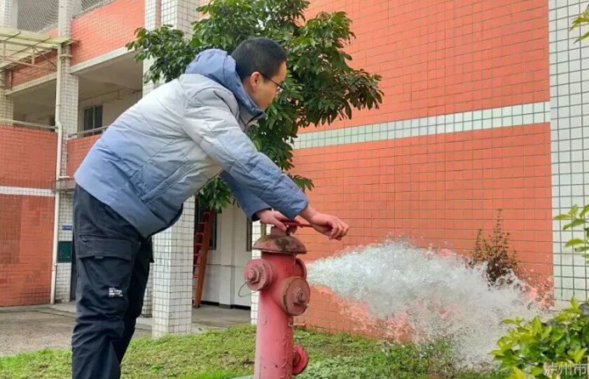 瀘州市電子機(jī)械學(xué)校