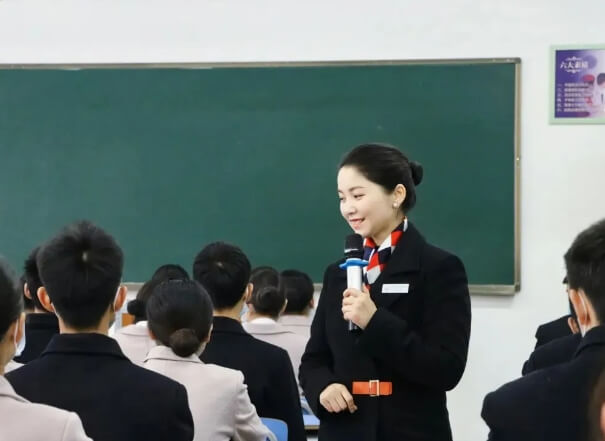 成都泛美航空旅游職業(yè)學(xué)校