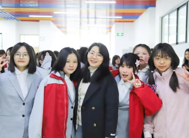四川省成都市青蘇職業(yè)中專學(xué)校