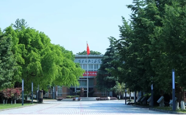 成都冠城實(shí)驗(yàn)學(xué)校