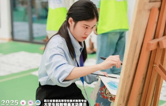 四川文化傳媒職業(yè)學(xué)院