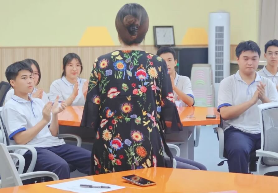 四川省成都市青蘇職業(yè)中專學(xué)校