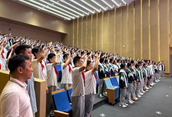 成都市郫都區(qū)天立學(xué)校