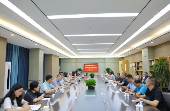 成都市彭州市中學(xué)