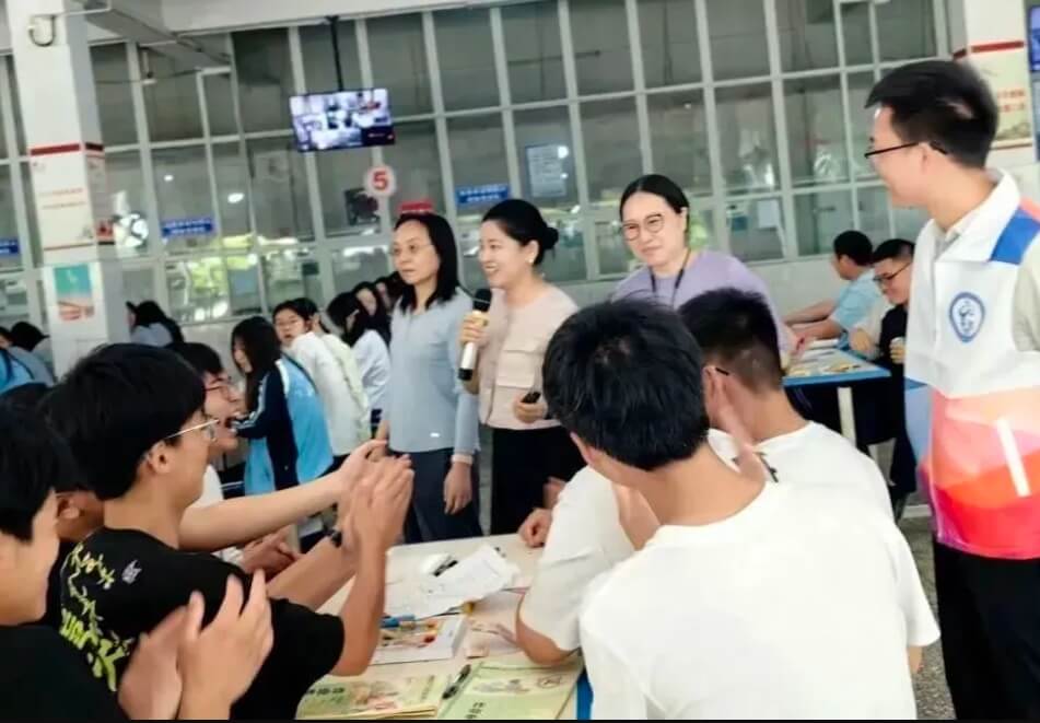 金堂縣高板中學(xué)校