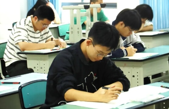 成都廣信數(shù)字職業(yè)技術(shù)學(xué)校