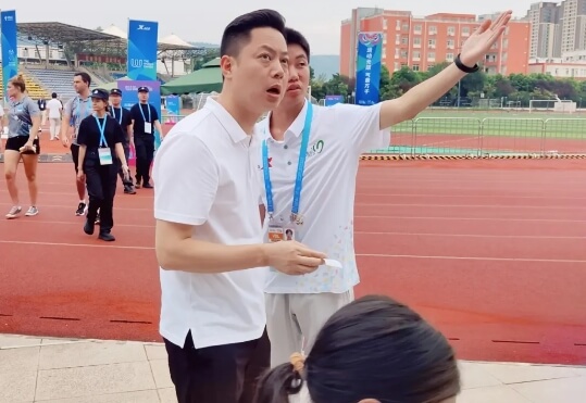 成都航空旅游職業(yè)學(xué)校