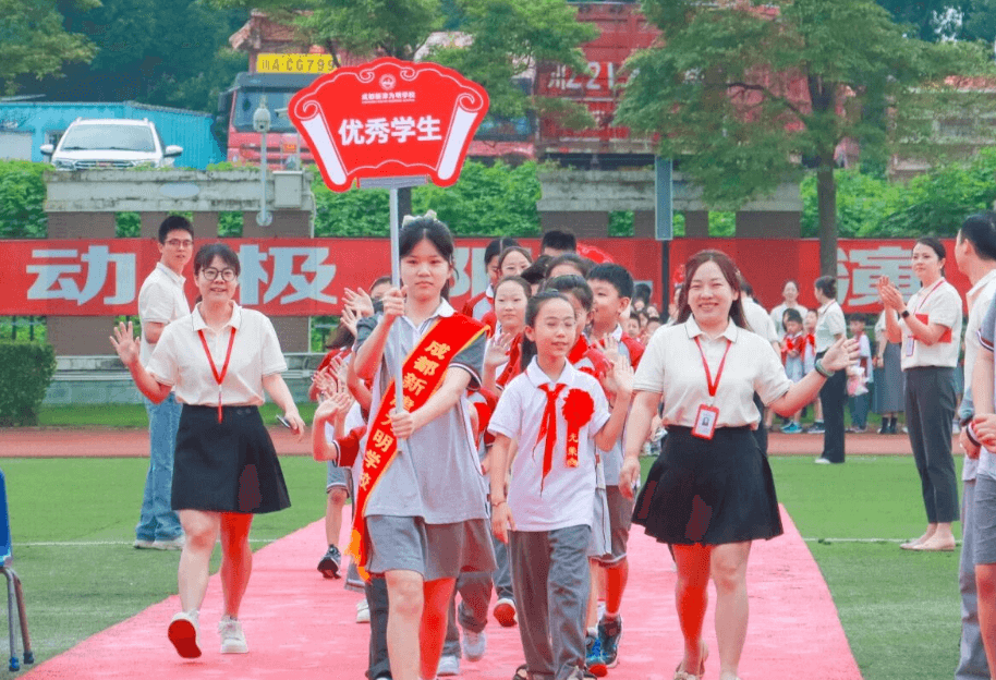 2026年成都新津?yàn)槊鲗W(xué)校師資怎么樣_成績(jī)好嗎
